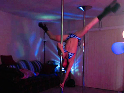  Nothing like seeing this beautiful young woman work the pole! Lizbeth...